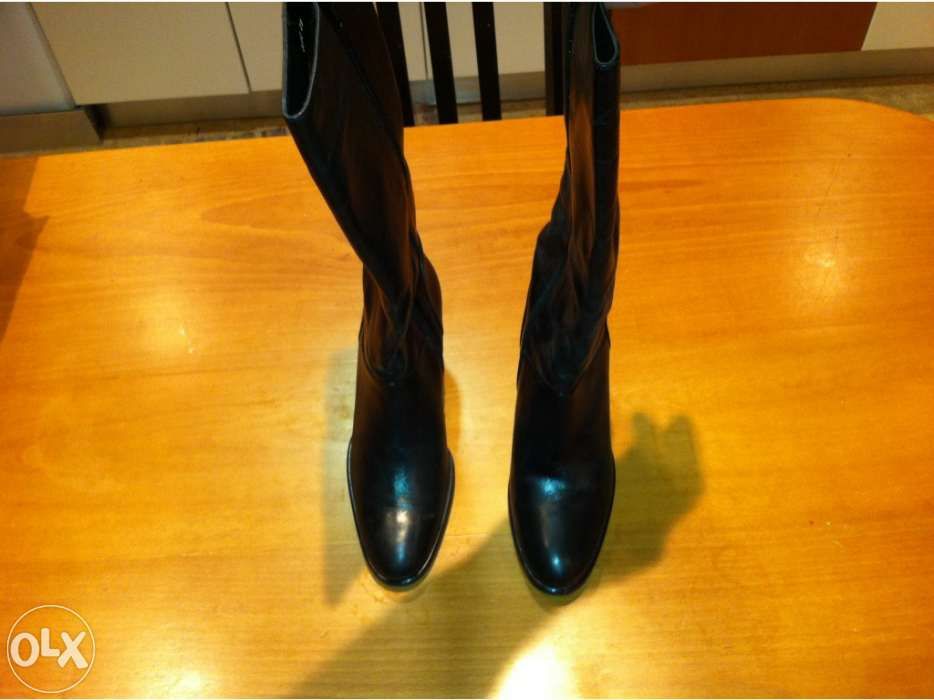 Botas para Senhora Foreva Pele tamanho 40.5