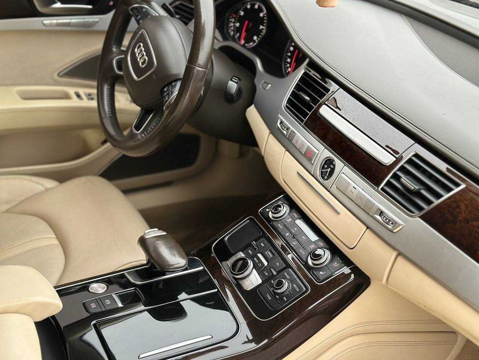 Audi A8 L  2012 6.3 бензин  Quattro
