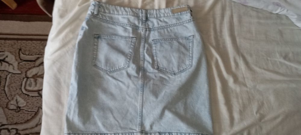 Джинсова юбка світло синього кольору