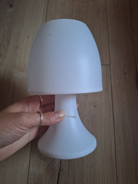 Lampka nocna led na baterie