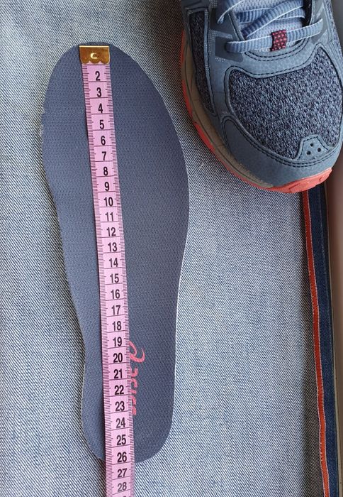 Жіночі бігові кросівки  Asics Womens Gel Venture 6 р.40,5