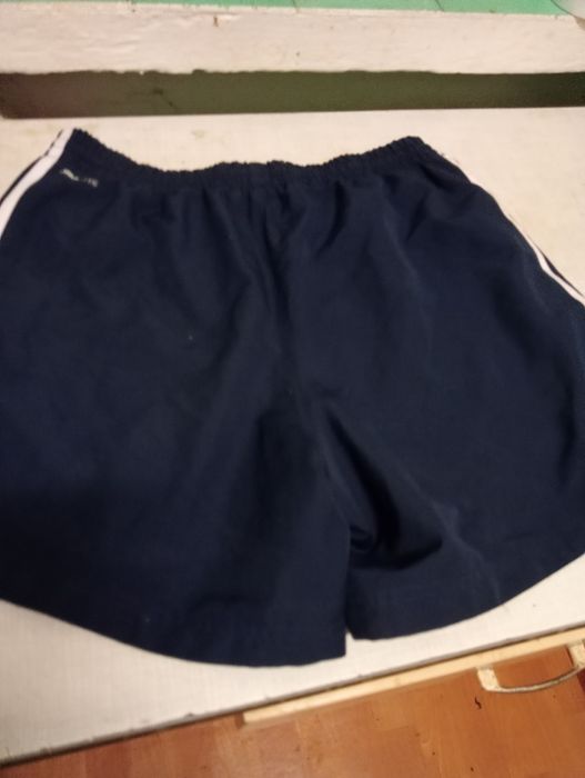 Adidas krótkie spodenki roz M