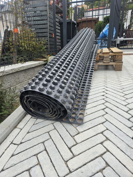 Folia kubelkowa na zielony stropodach