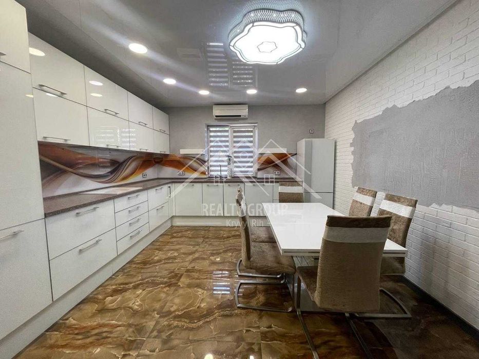 Продаж чудового будинку з ремонтом (район Дружба)