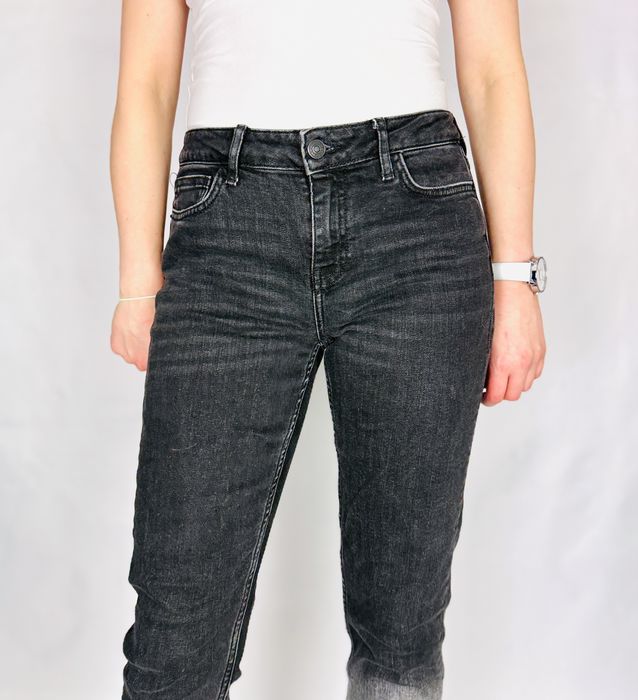 Czarno‑szare jeansy ombre z wysokim stanem M 38