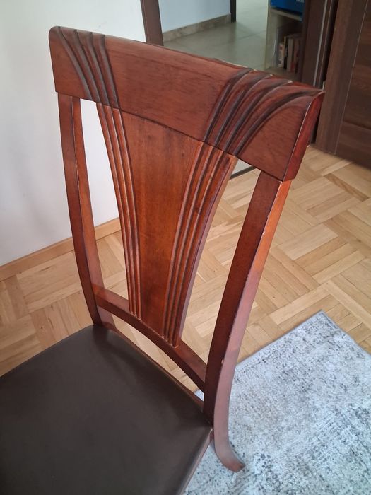Stół drewniany i 6 krzeseł