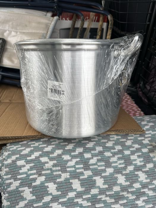 Panela em aluminio nova 10- litros + ou -