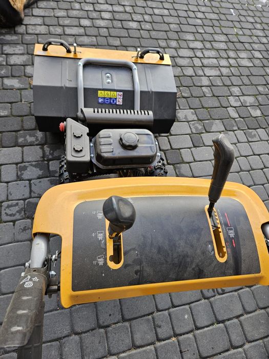 Zamiatarka z pługiem Stiga 800G