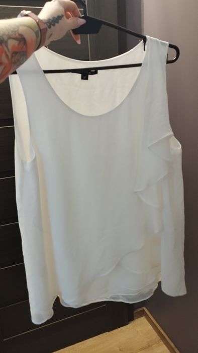 Koszula na ramiączkach z falbanką