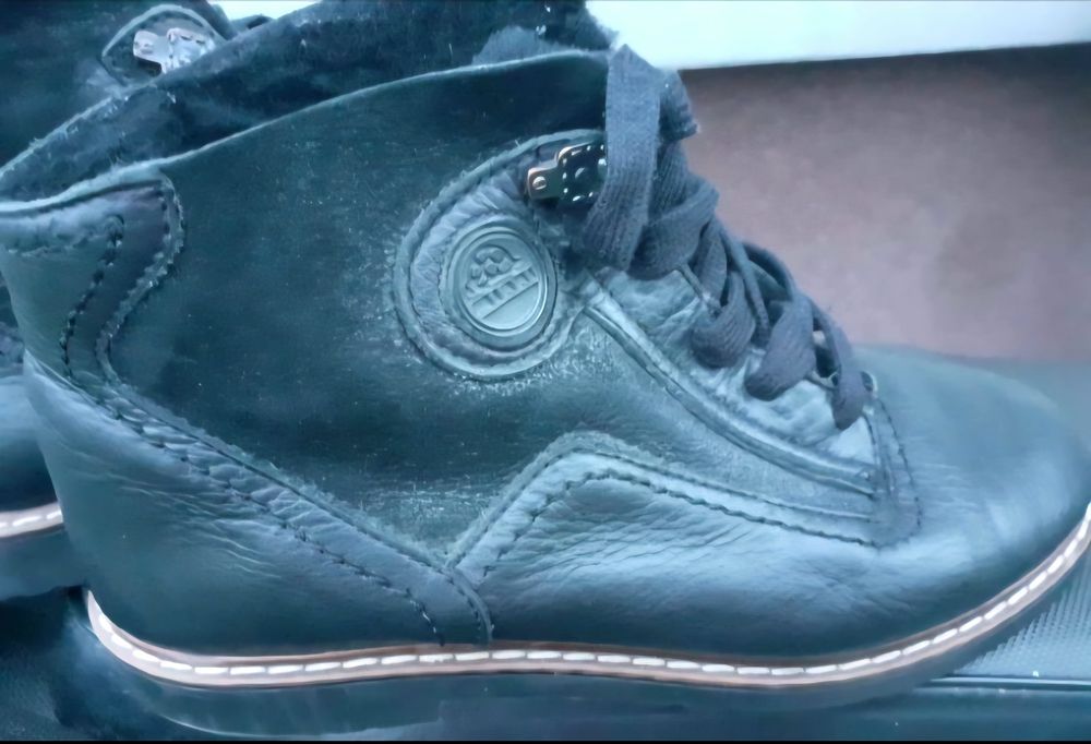 Продам черевики ELASTOMERE