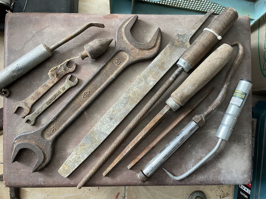 Ручной инструмент одним лотом