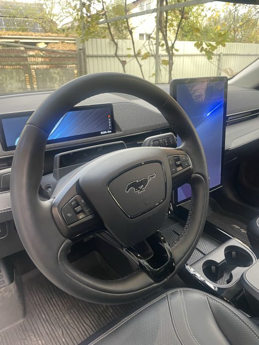 Ford mustang mach-е premium