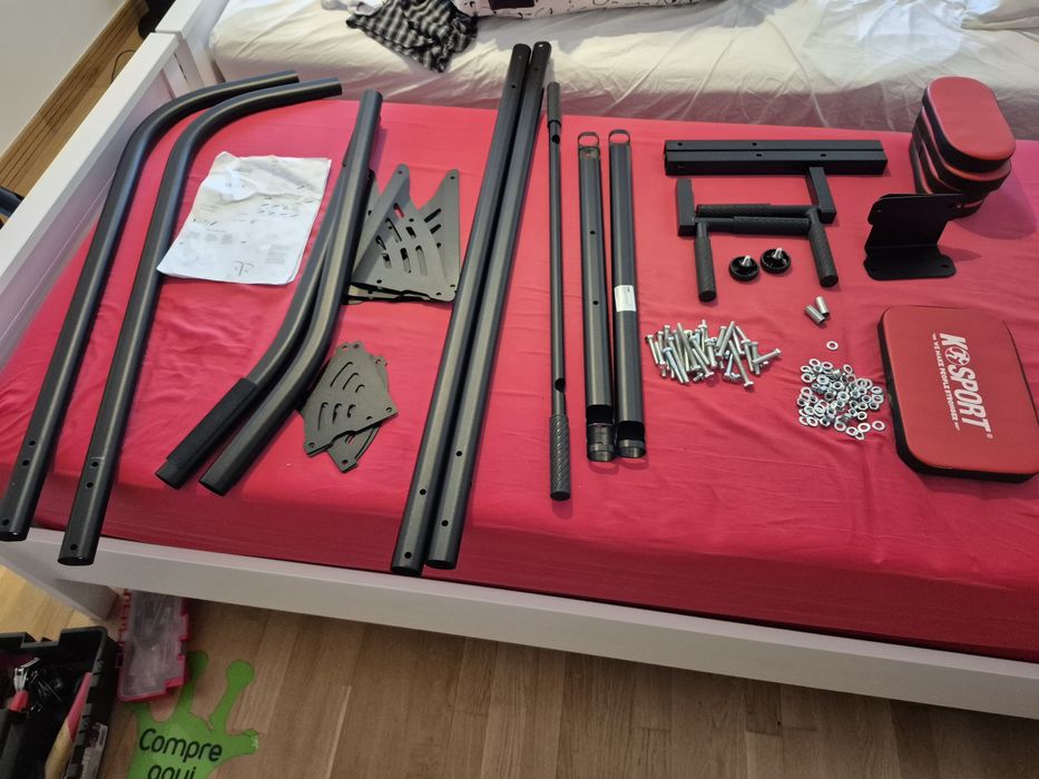 Torre de treino multifuncional NOVA para abdominais, dips, costas, etc