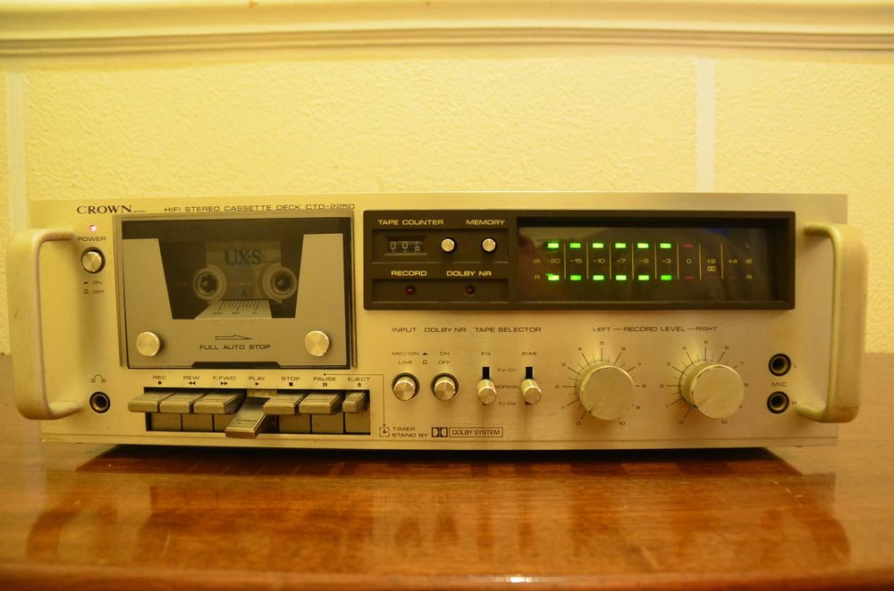 Gravador de Cassetes Crown CTD 2250