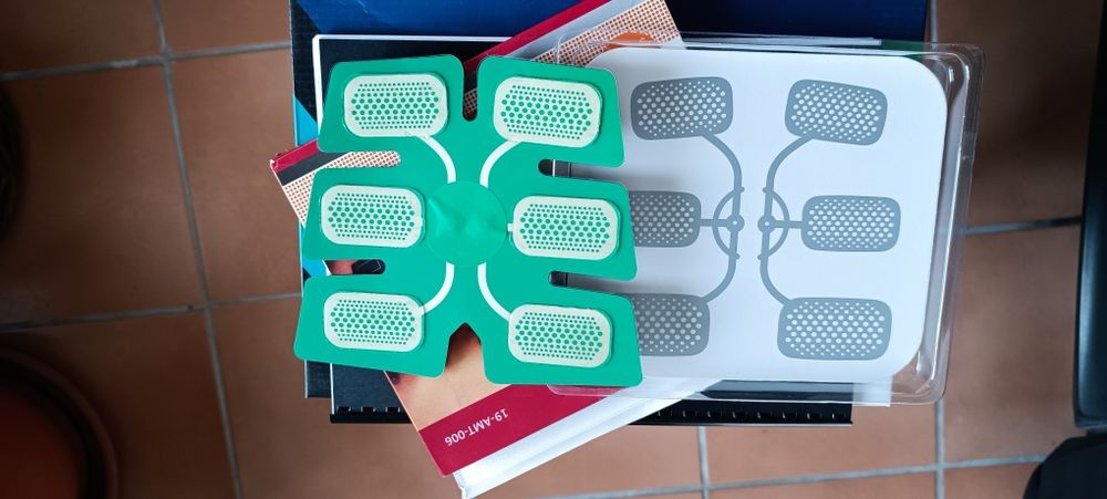 Eletro estimulador de abdominais64584411345282122