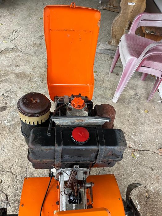 Moto enchada Lombardini