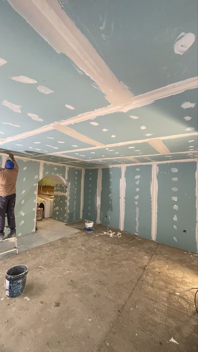 Pladur e Pintura | Acabamentos Interiores | Remodelações |  Flutua