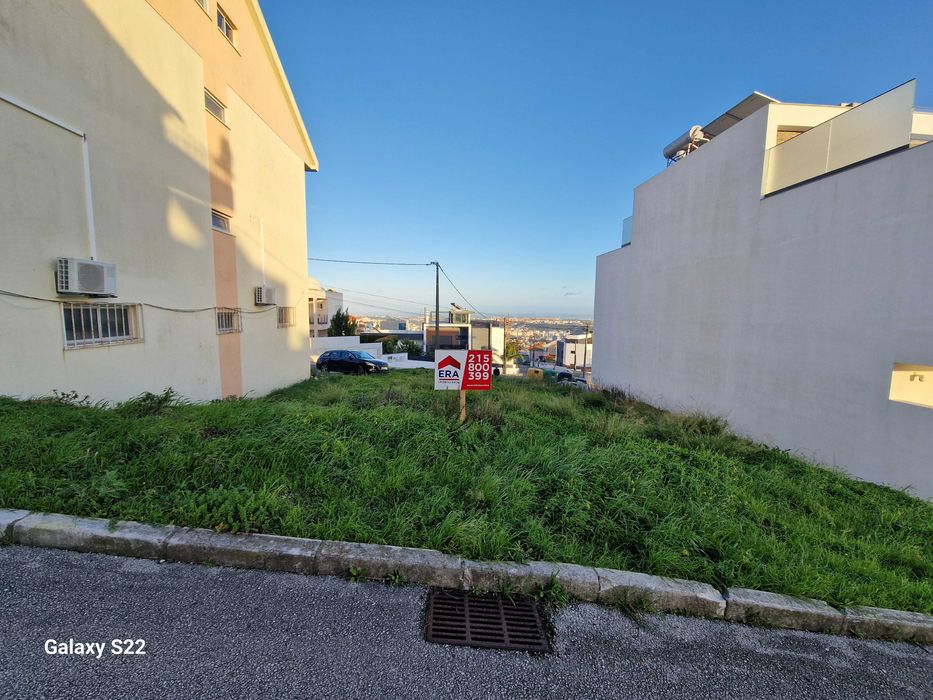 Terreno em Famões – 02 Frentes | Oportunidade | Melhor m2 da Região