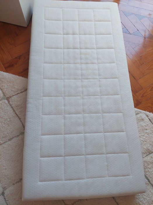 Cama de Grades + colchão Ecus Kids Care Pigü + barra de proteção