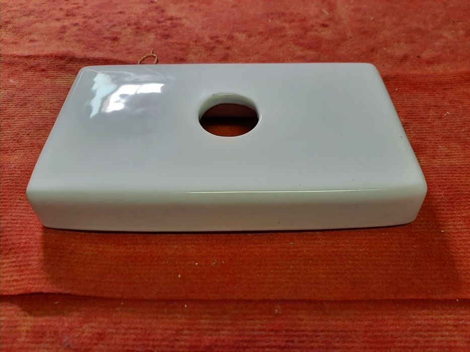 Tampa autoclismo 31cm comprimento, 18cm largura