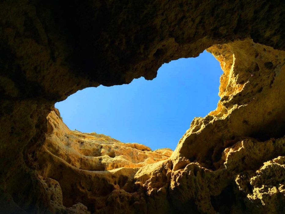 Passeio às Grutas de Benagil de barco de Portimão
