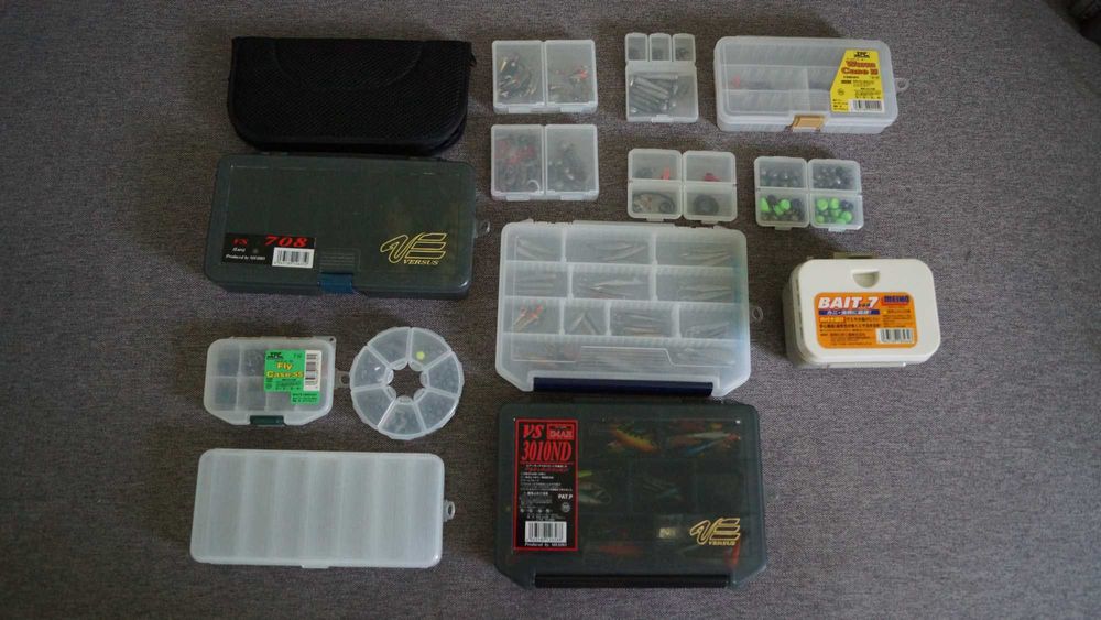 Коробки Meiho різні