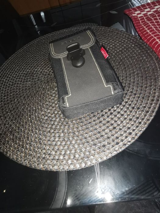 Sprzedam saszetkę na telefon lub pieniądze