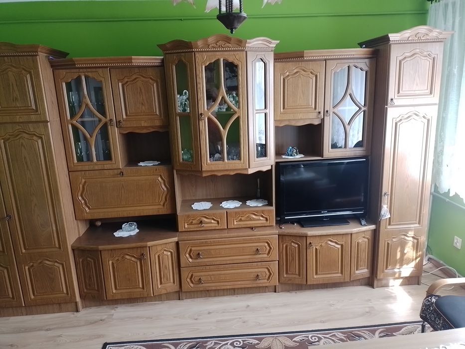 Meblościanka z witryna , szafa  komoda, retro