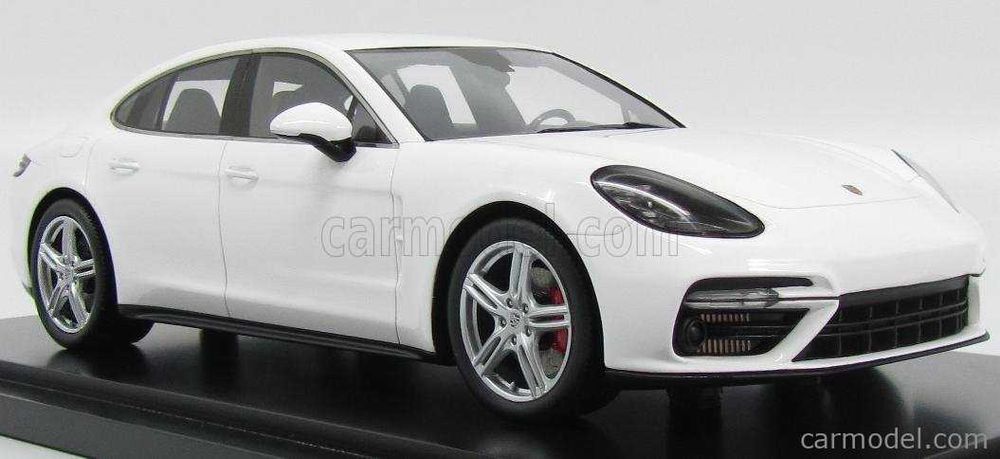 Porsche Panamera + 1/18 + Spark + Resina