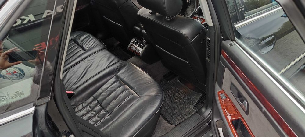 Audi A8 D2 2.8 V6 quattro