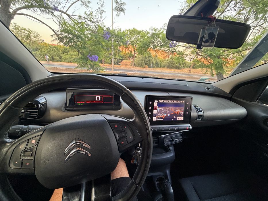 Citroën C4 Cactus 1.2 VTi Shine 2017 82cv