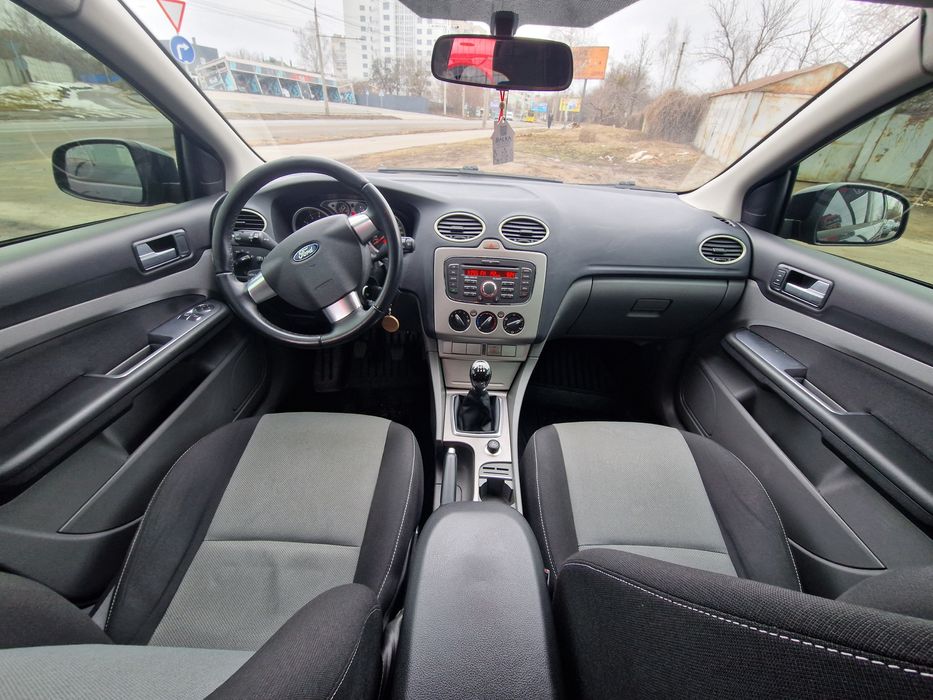 Ford Focus 2010 року