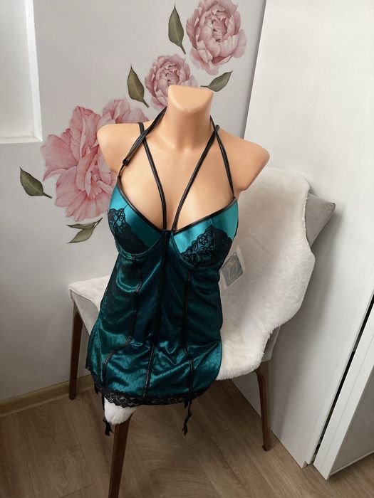 Seksowna halka z miseczkami piękny kolor harness L