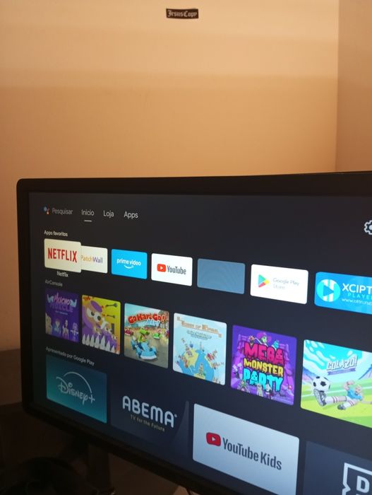 Televisão com controle original