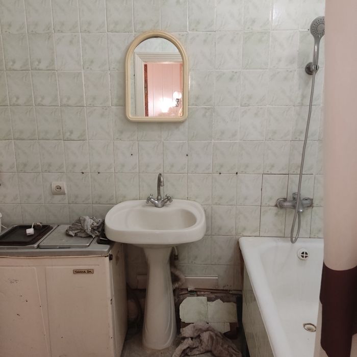 Однокімнатна, Богдана Хмельницького.