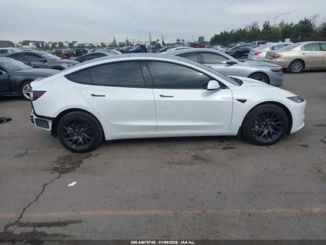 Tesla Model 3 2025 .