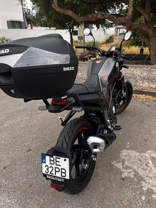 Moto Benelli Leoncino 125