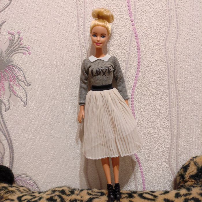 Фірмова лялька Барбі