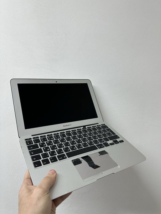 Продам Macbook Air 11” 2012p