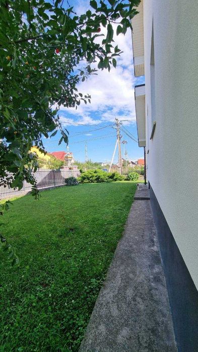 Продається стильний жилий будинок з меблями та технікою