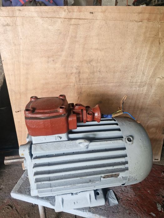 Silnik elektryczny trójfazowy XSZ