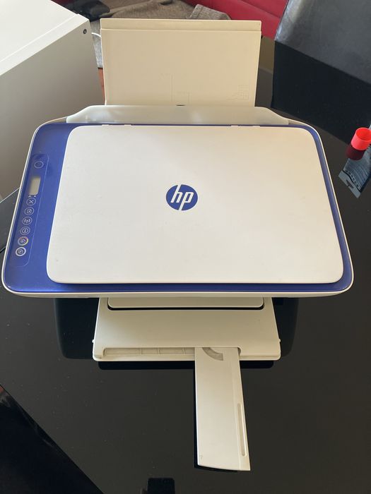 Impressora HP em bom estado com tinteiros a funcionar