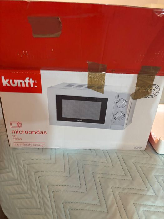 Micro-ondas Kunft – Excelente Estado e Pronto a Usar