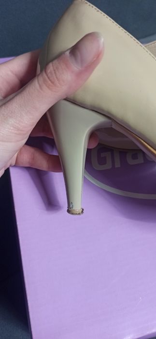 Buty szpilki beżowe skóra