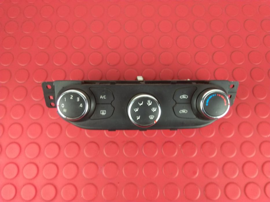 Botão Sofagem / Climatronic 97250-A2002 - KIA CEE'D