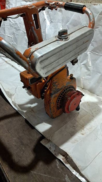 Продам бензопилу Урал