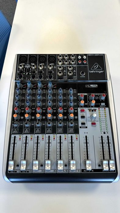 Mesa de mistura Behringer