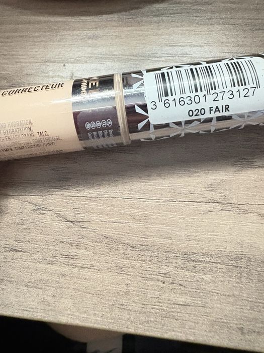 Korektor The Multi-Tasker Rimmel 020