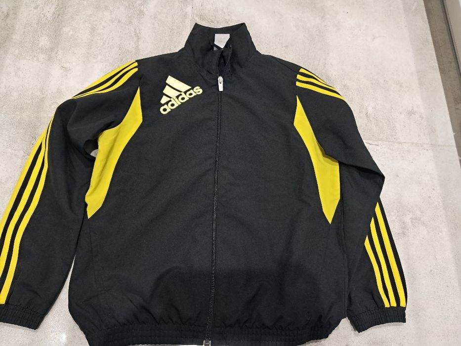 Lekka kurtka adidas rozmiar 152