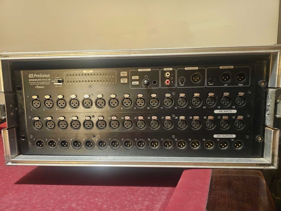 Mesa de Mistura PreSonus RM32AI Rack-Mount Software controlado Mixer Digital